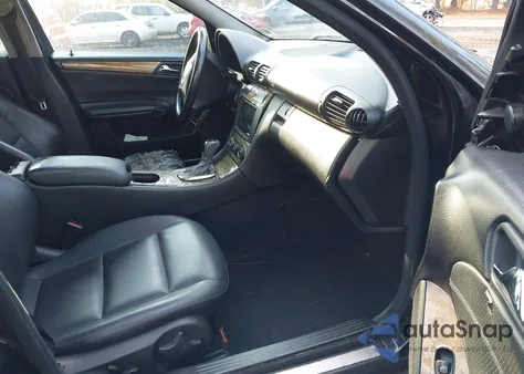 2007 Mercedes-Benz C 230 Sport z USA, uszkodzony, nr VIN WDBRF52H57F920251